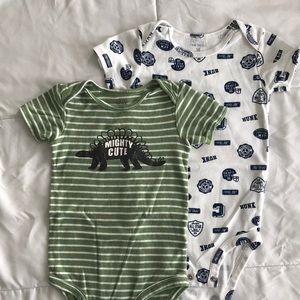 Set of 2 Carter’s onesies, size 18 months